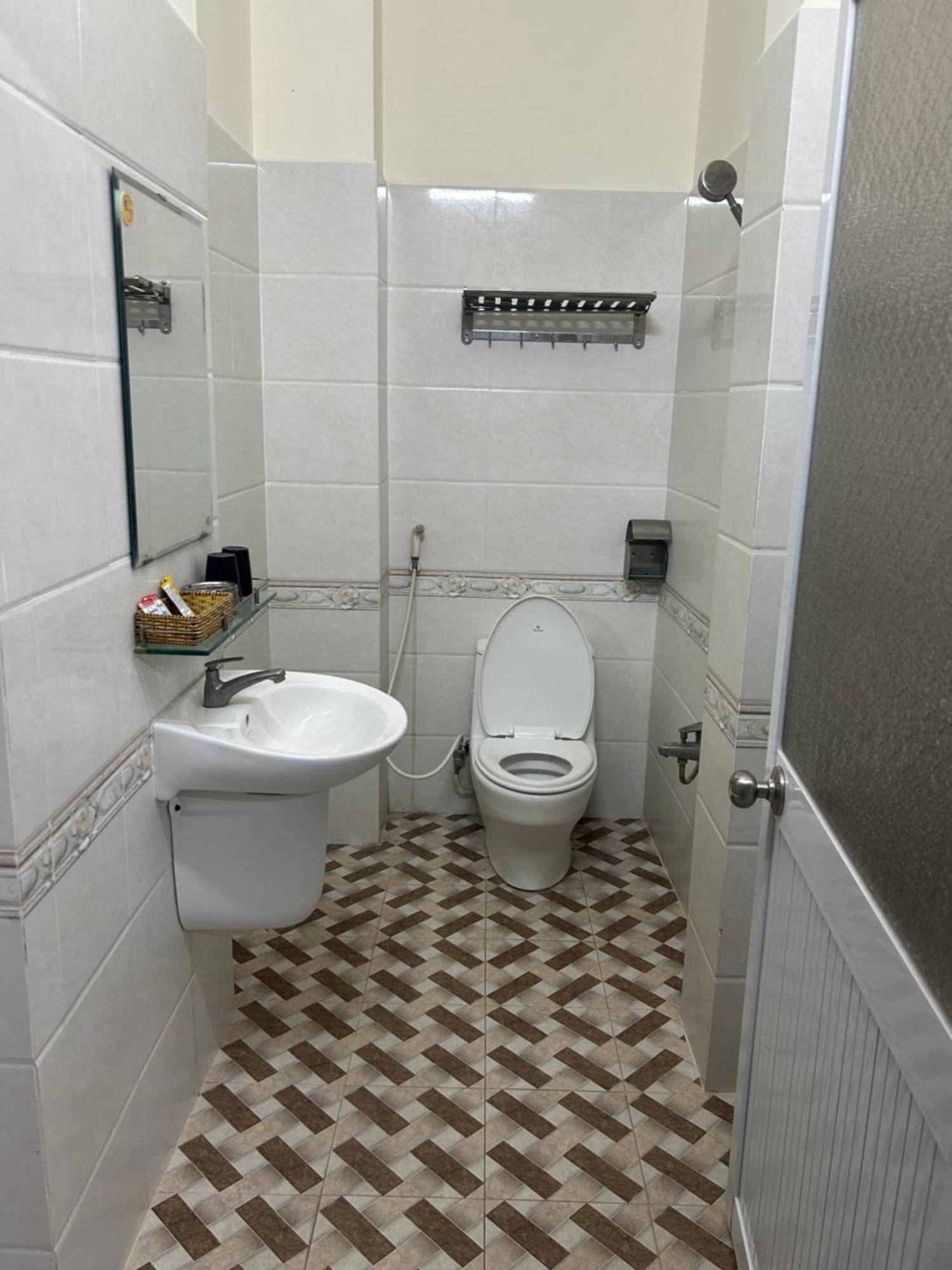 Hotel Anh Tuan Bac Lieu Buitenkant foto