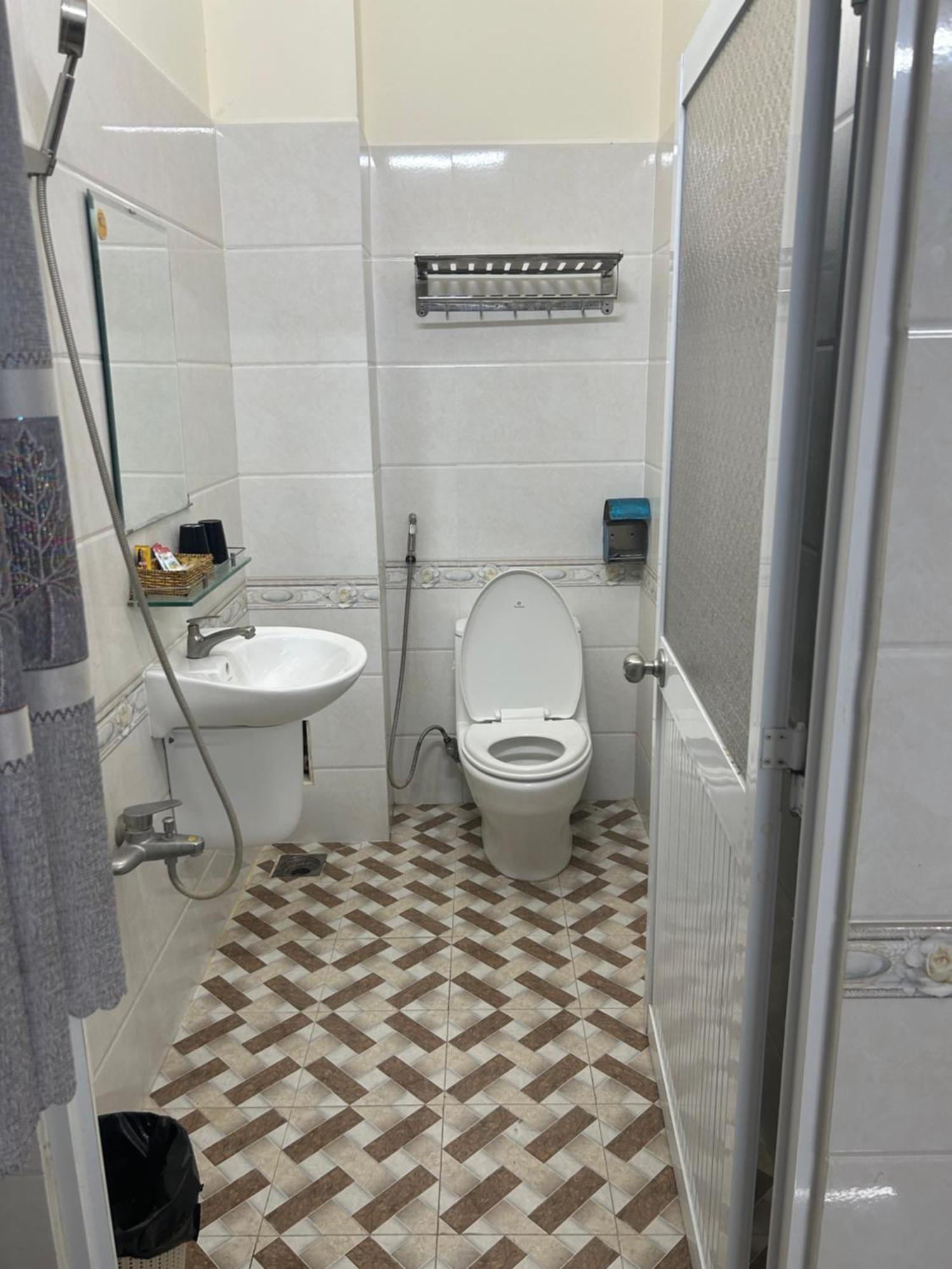 Hotel Anh Tuan Bac Lieu Buitenkant foto